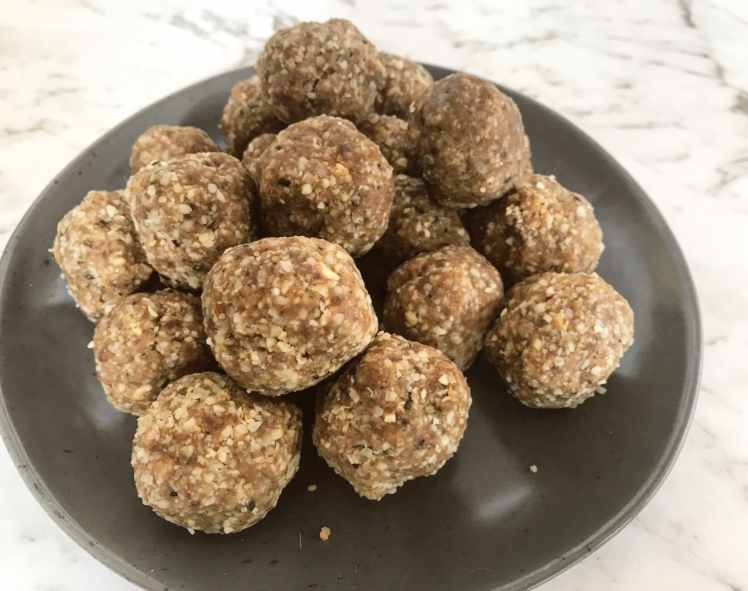 Apricot Sesame Bliss Balls paleo Vegan RSF Penny Benjamin Apricot Sesame Bliss Balls paleo Vegan RSF Penny Benjamin